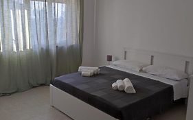 E&S Apartment
